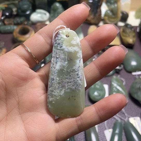 岫岩河磨玉（透闪石质玉）未镶嵌颈饰