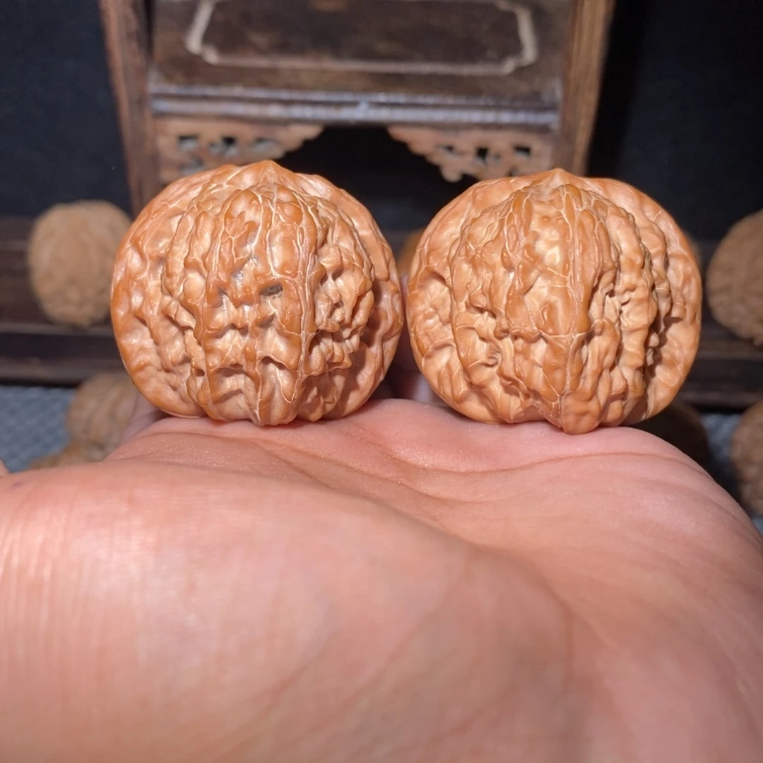 锈***桃核把件43尺山地磨