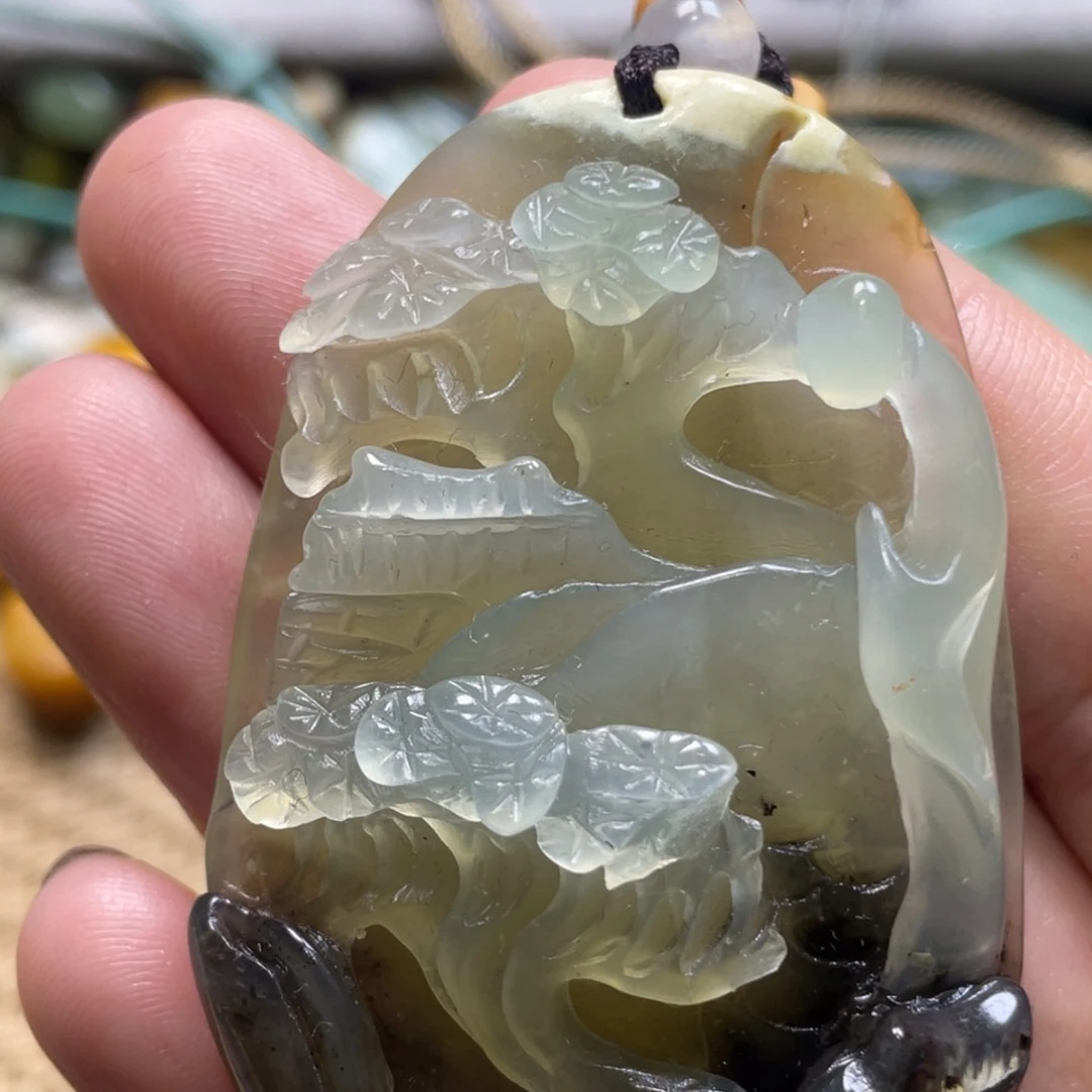 蛇纹石玉颈饰未镶嵌