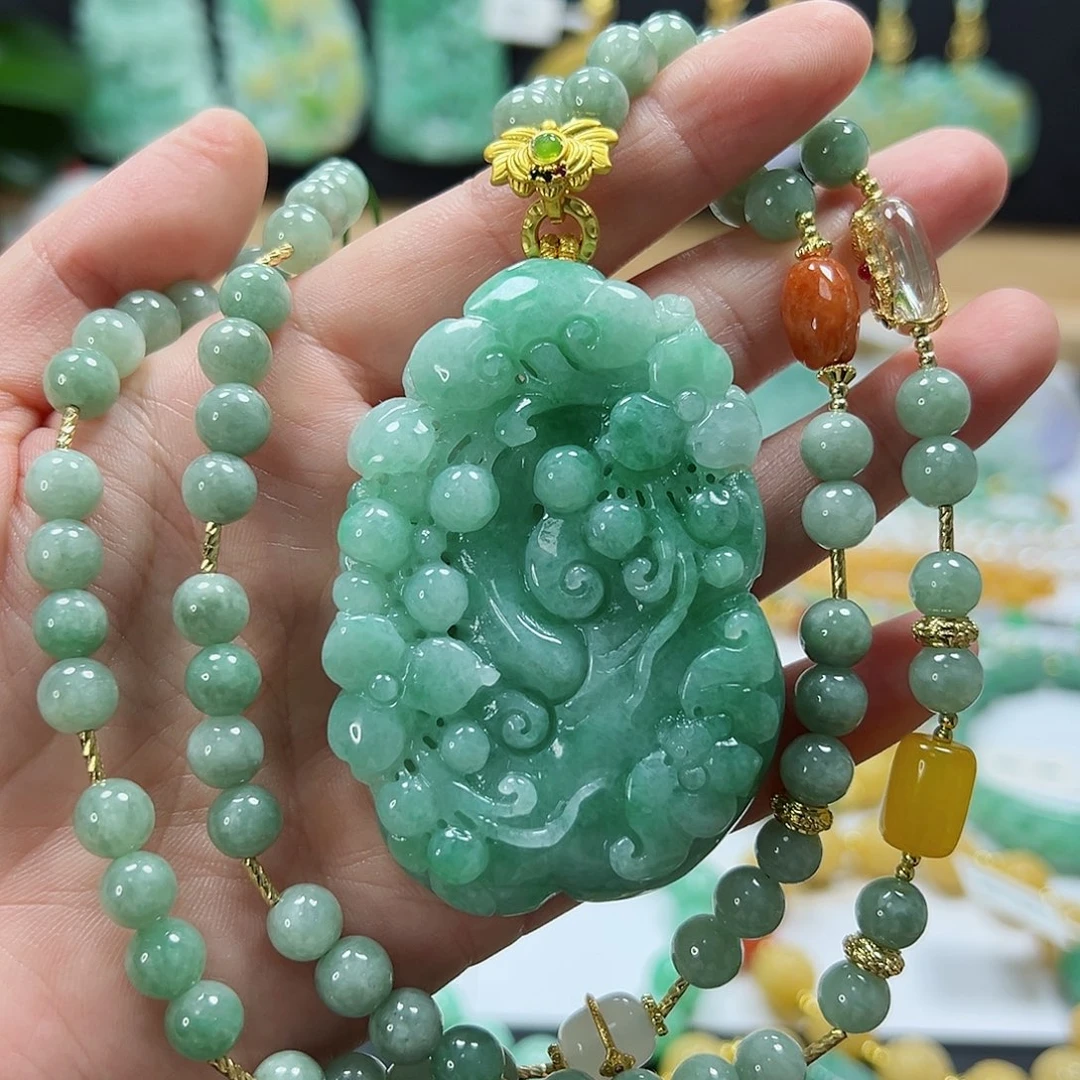 颈饰未镶嵌翡翠吊坠