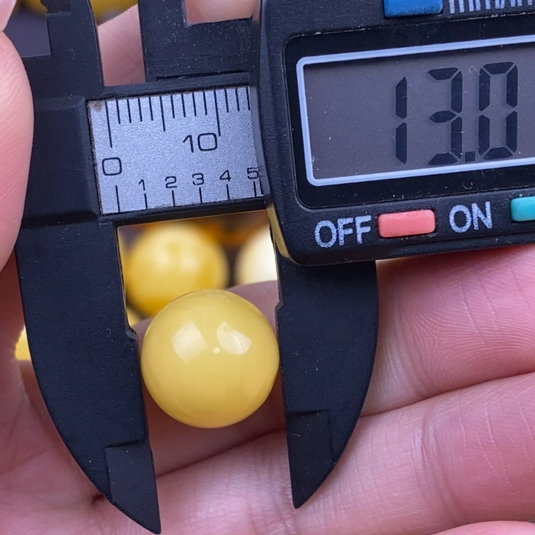 琥珀裸石未镶嵌珠子