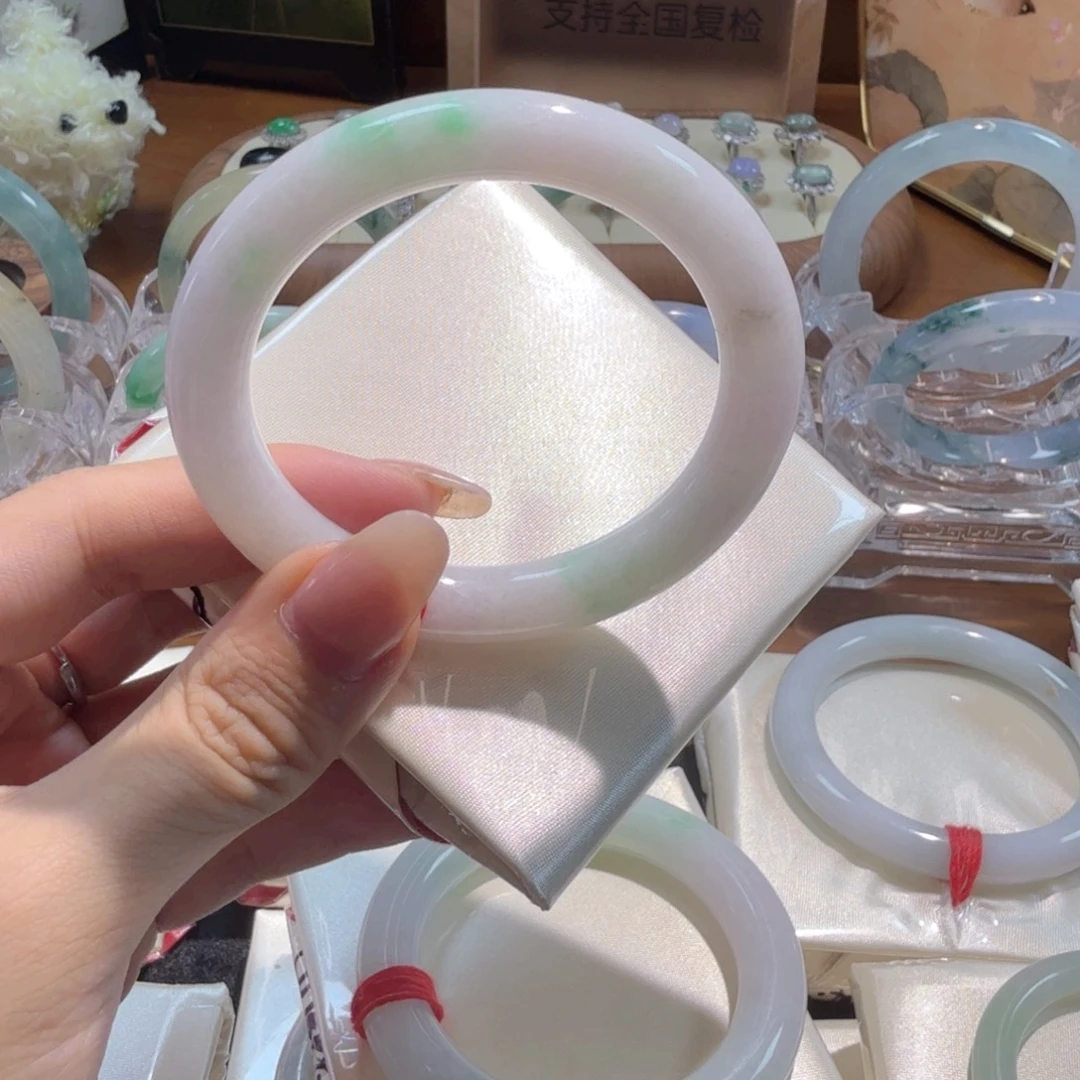 翡翠未镶嵌手镯53