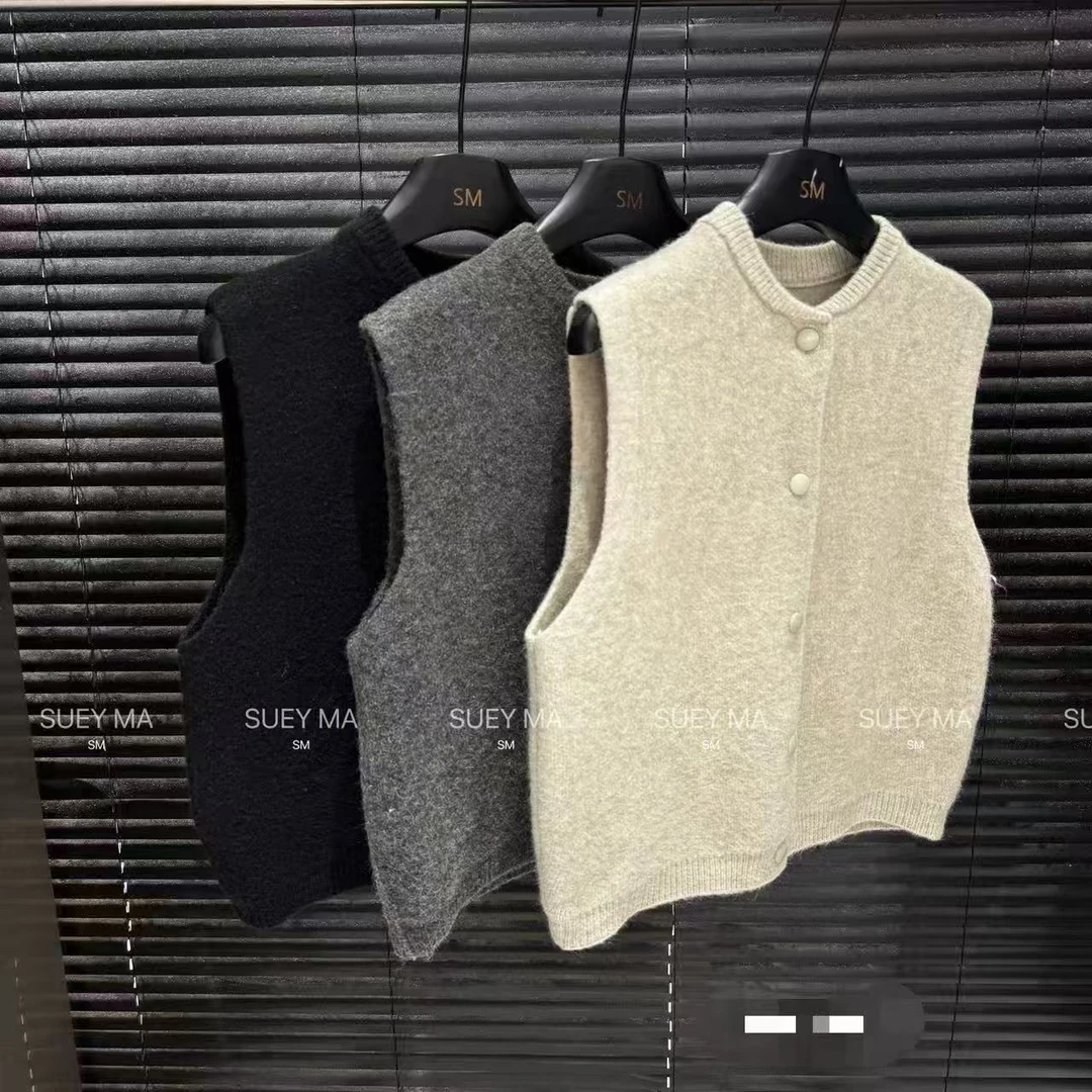 鑫燃KIKI 圆领简约百搭单排扣毛衣马甲 10832 SM