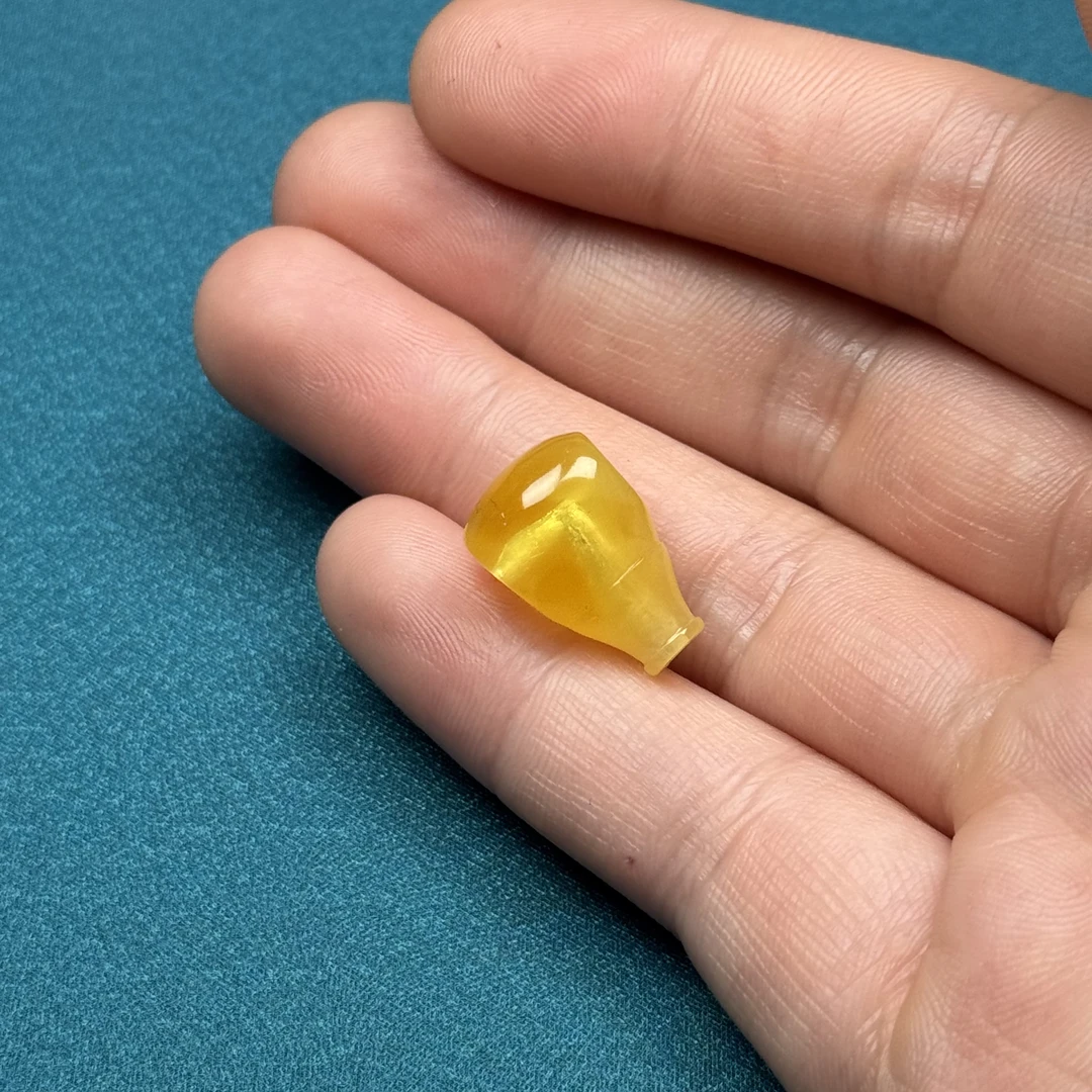 J7674天然原矿蜜蜡 三通 11.2*17.5mm抖音基地 质检发货