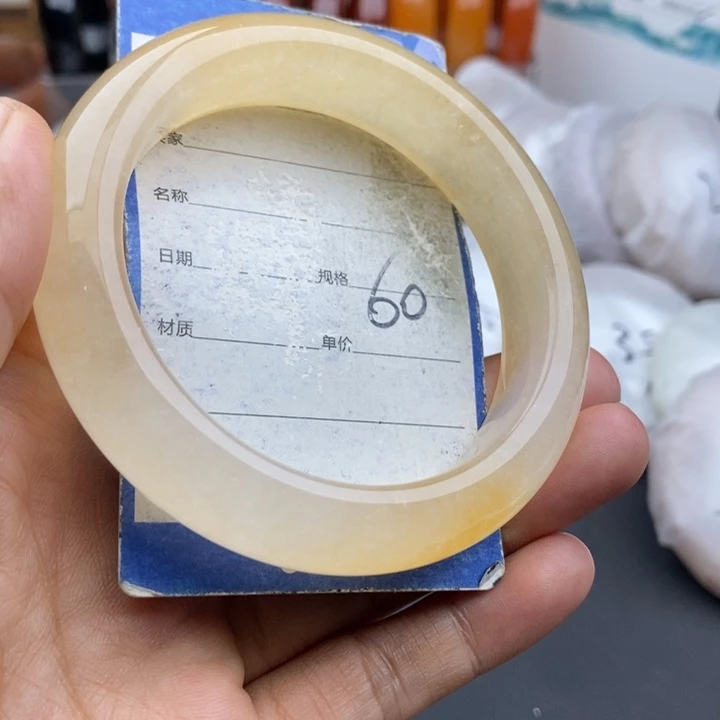 石英质玉未镶嵌手镯