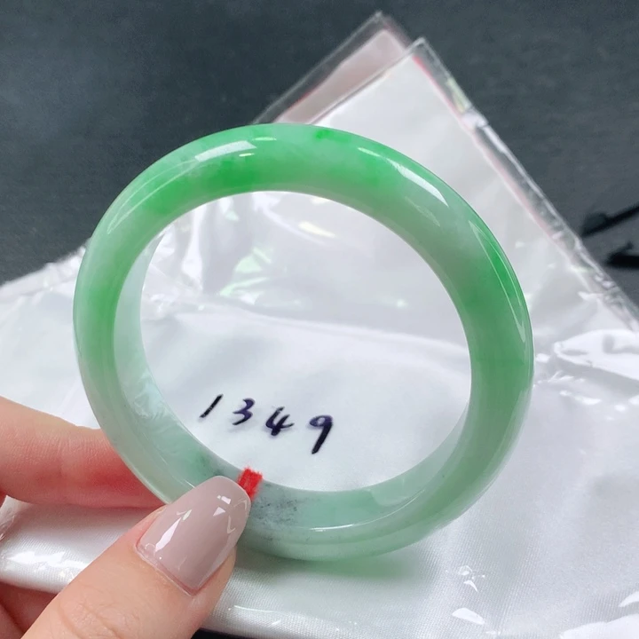 翡翠手镯未镶嵌天然翡翠手镯01