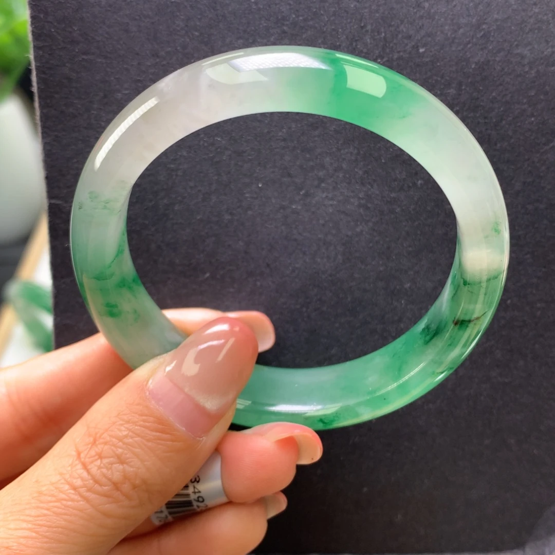 石英质玉（非洲翠）未镶嵌手镯