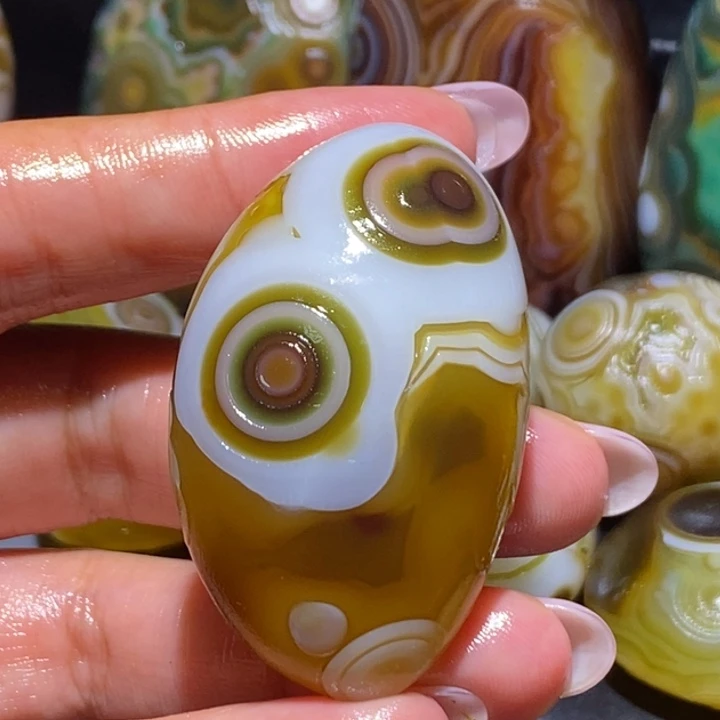 玛瑙/玉髓未镶嵌珠宝奇石14