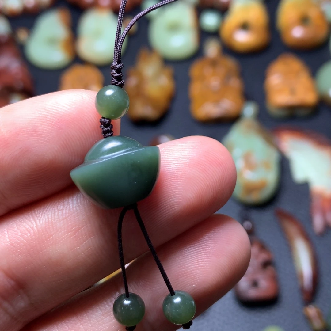 岫岩河磨玉（透闪石质玉）未镶嵌颈饰