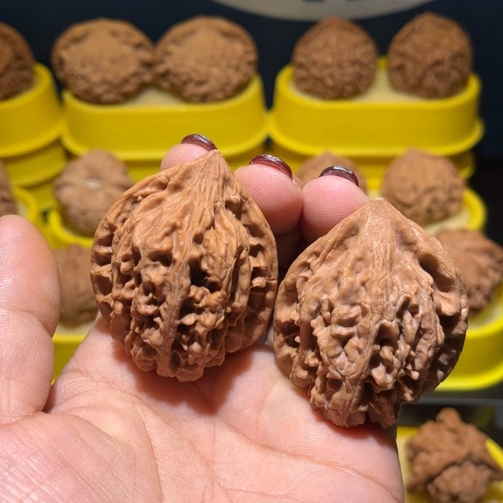 小***腾桃核吊坠鸡心全品福利