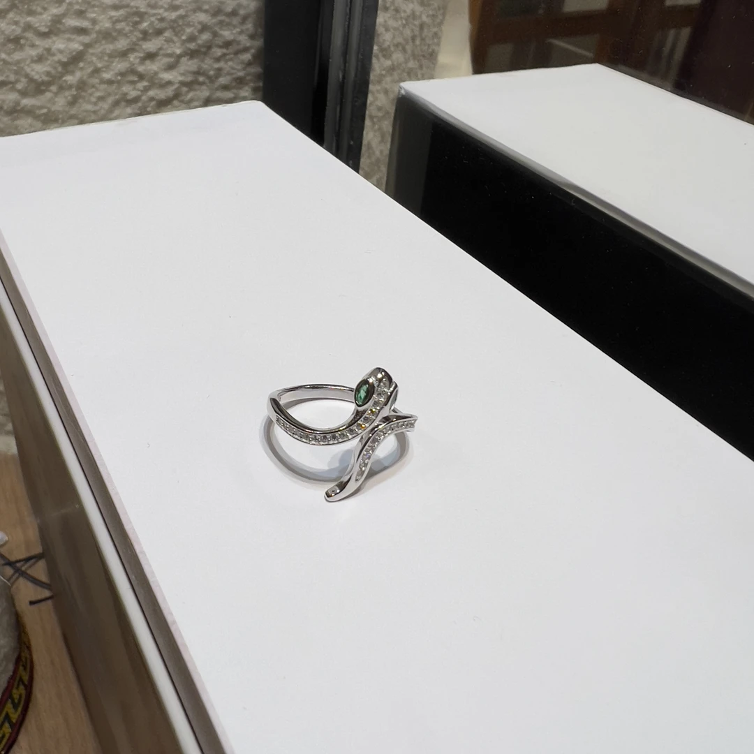 925银戒指 925纯银戒指 翠青蛇 时尚气质设计师精致戒指