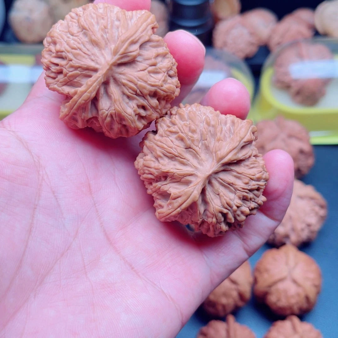 文玩核桃把件苹果园狮子头42×42×32