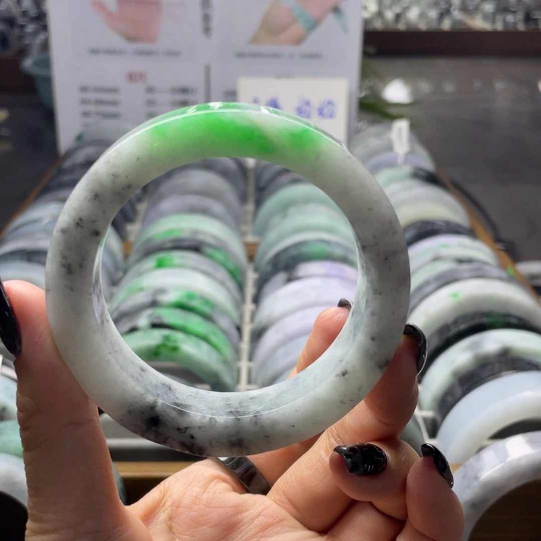 定制翡翠未镶嵌定制翡翠手镯
