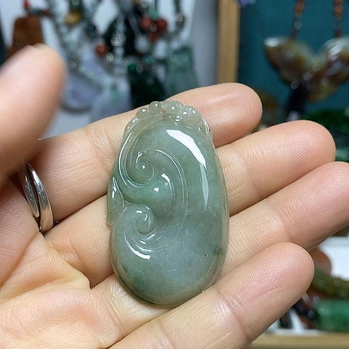 翡翠未镶嵌吊坠(赠链)