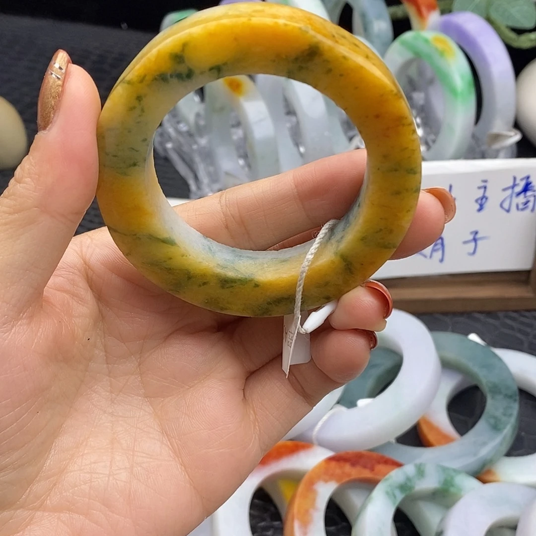 定制翡翠未镶嵌翡翠手镯