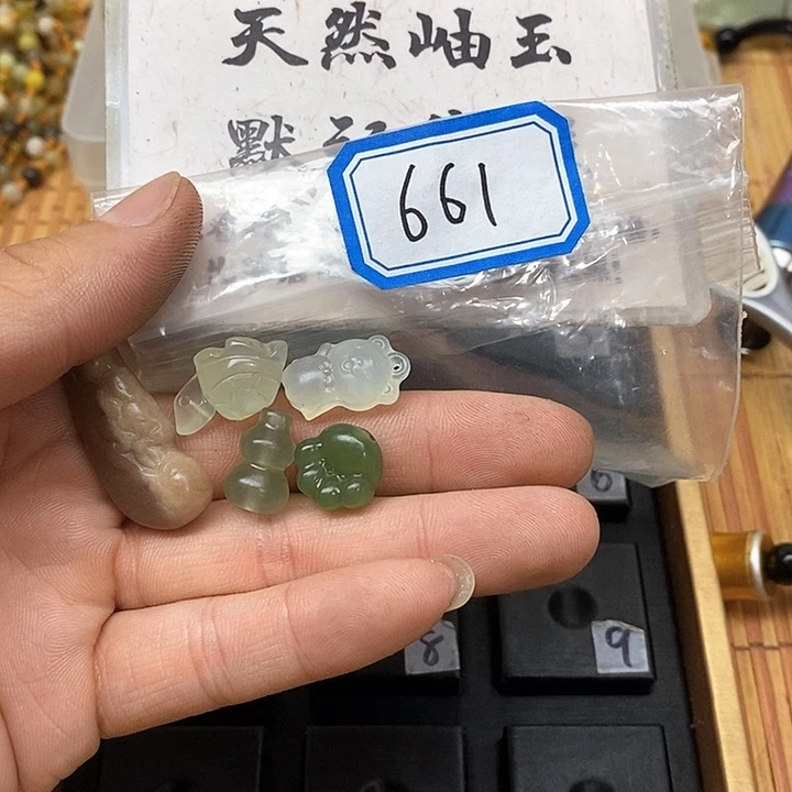 蛇纹石玉未镶嵌吊坠(不含链)来**石661