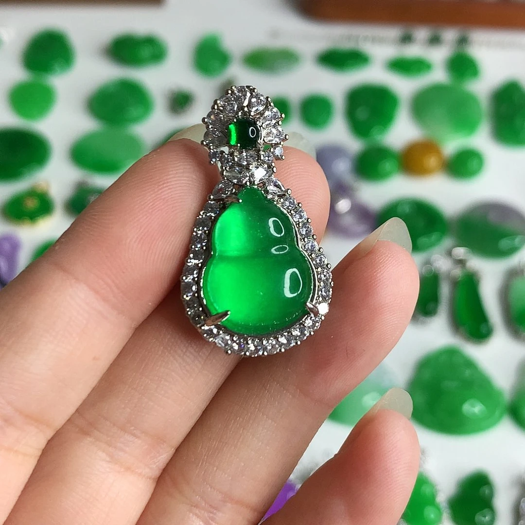 翡翠未镶嵌颈饰伊***园非A443