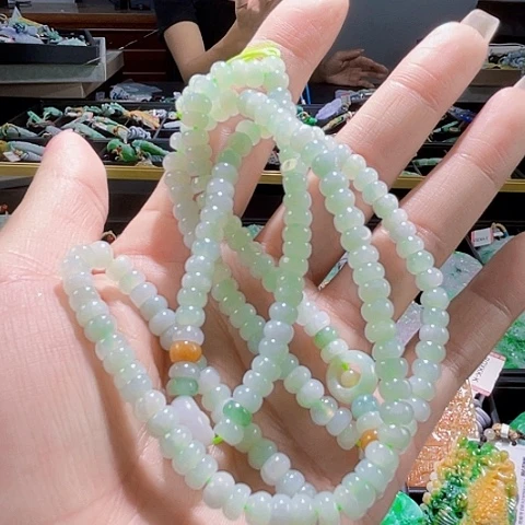 颈饰未镶嵌翡翠一个