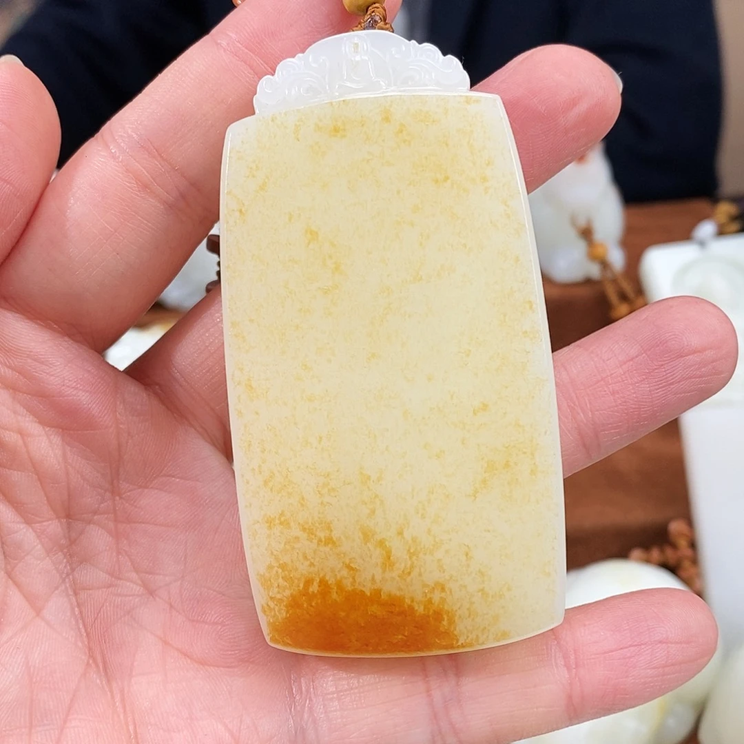 醉***生和田玉未镶嵌颈饰