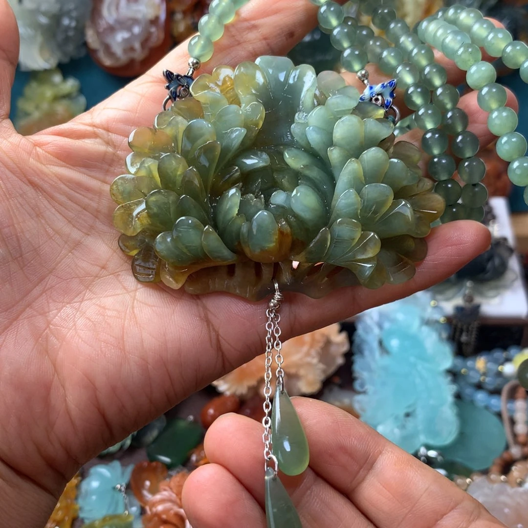 蛇纹石玉未镶嵌挂坠