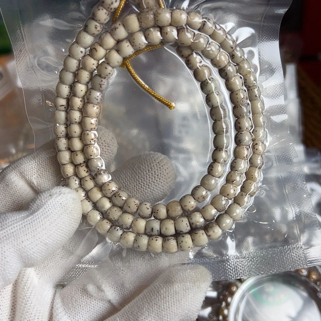 毛*** 吊坠星月菩提6鼓珠长串有瑕疵有色差有裂，651