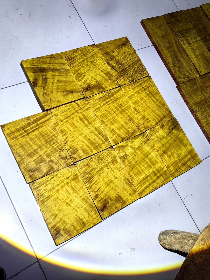 缅甸黄心楠木小方板家具料。