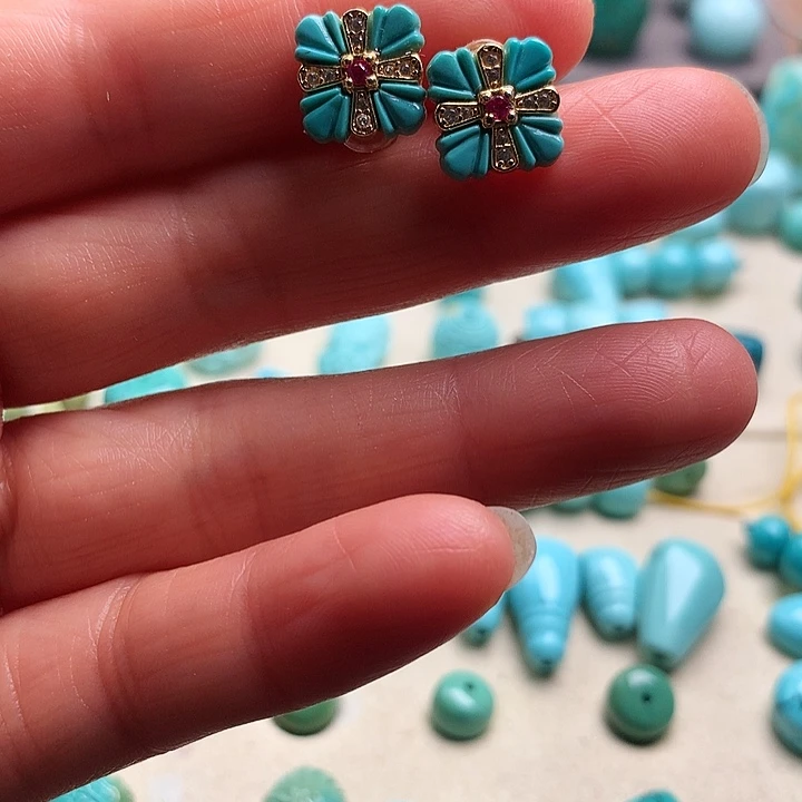 绿松石未镶嵌颈饰