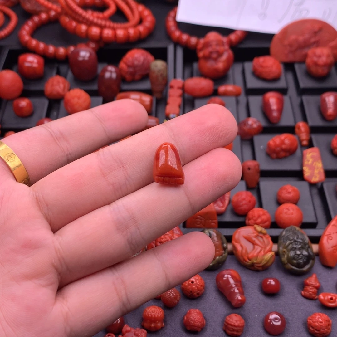 南红玛瑙未镶嵌南红精工雕刻佛足11mm