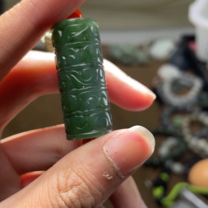 和田玉未镶嵌把件