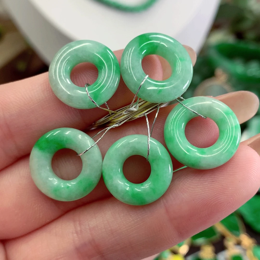 翡翠未镶嵌吊坠(不含链)多样性发货选其一