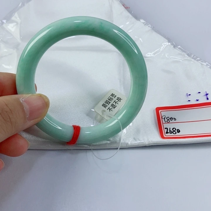 翡翠手镯未镶嵌天然翡翠手镯