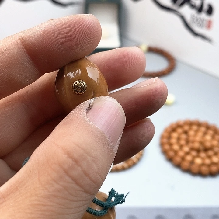 猴头核桃吊坠_*金银恶魔黑色
