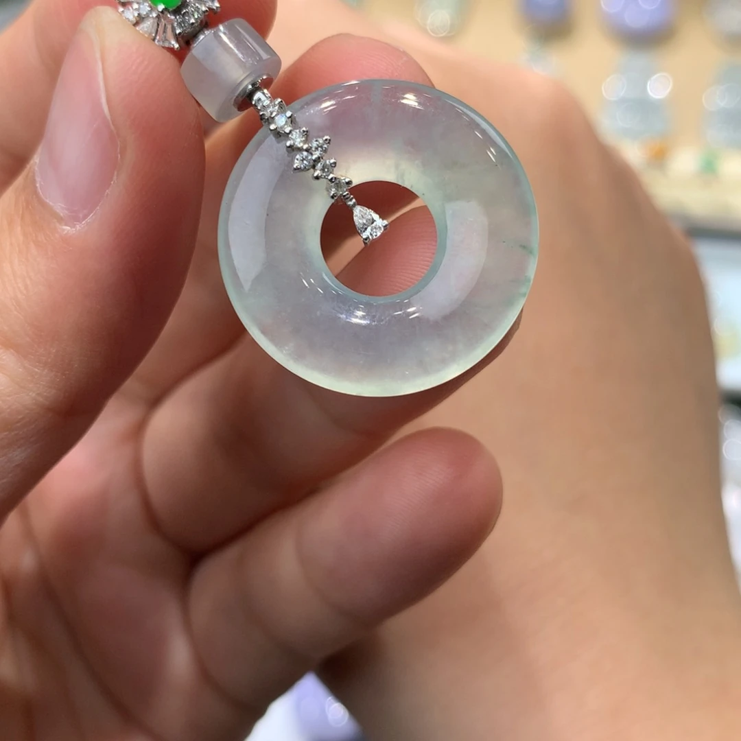 翡翠吊坠(不含链)18K金镶嵌甜甜圈