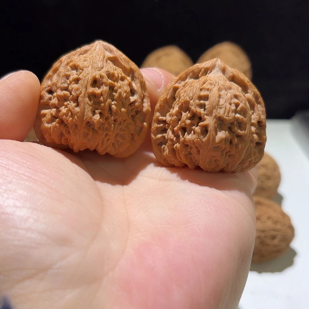 杜***文吊坠桃核涿鹿南将40