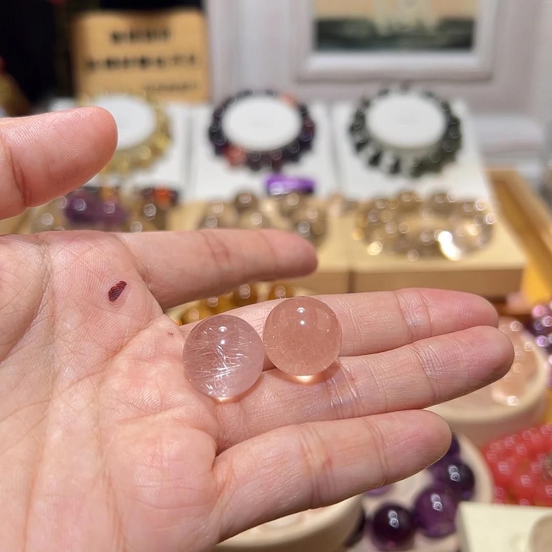 颜***贝未镶嵌水晶吊坠(不含链)定制款打孔不退不换