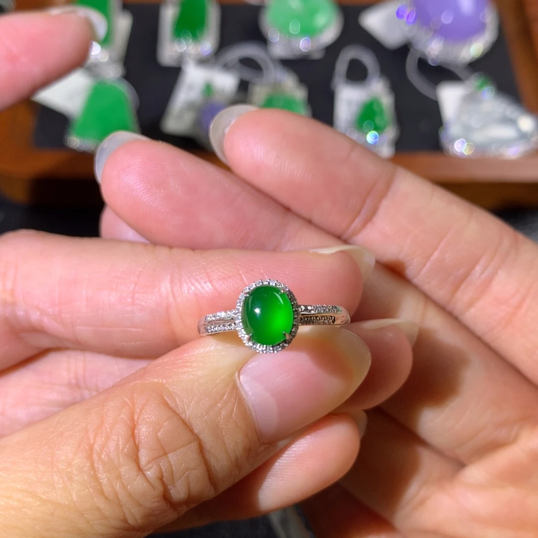 翡翠18K金镶嵌戒指翡翠