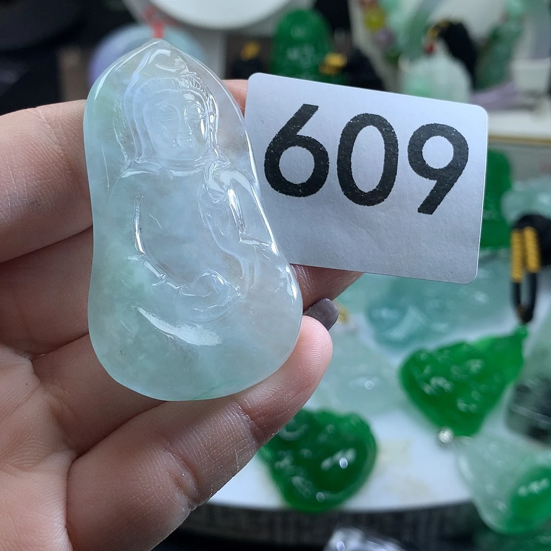 翡翠未镶嵌吊坠(赠链)