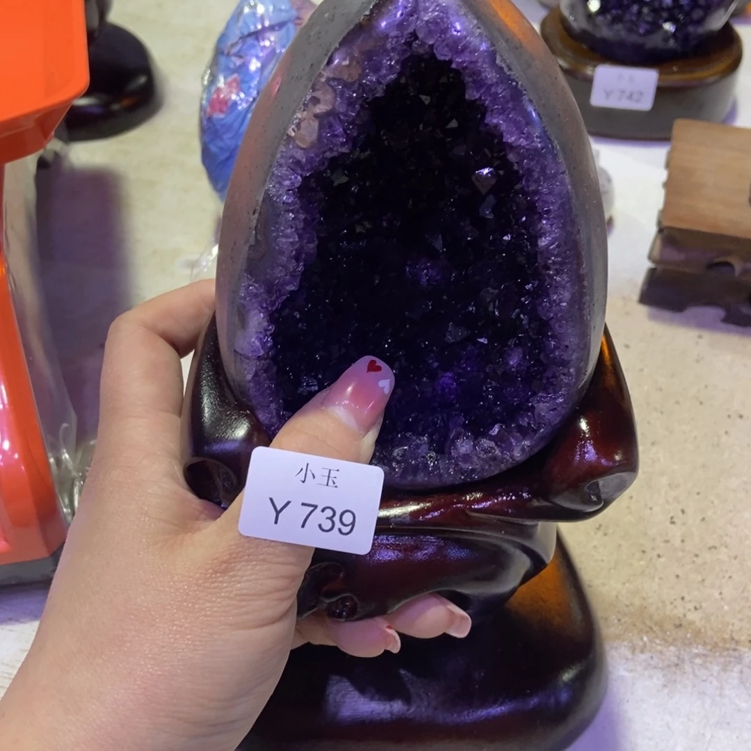 水晶摆件未镶嵌王***?摆件