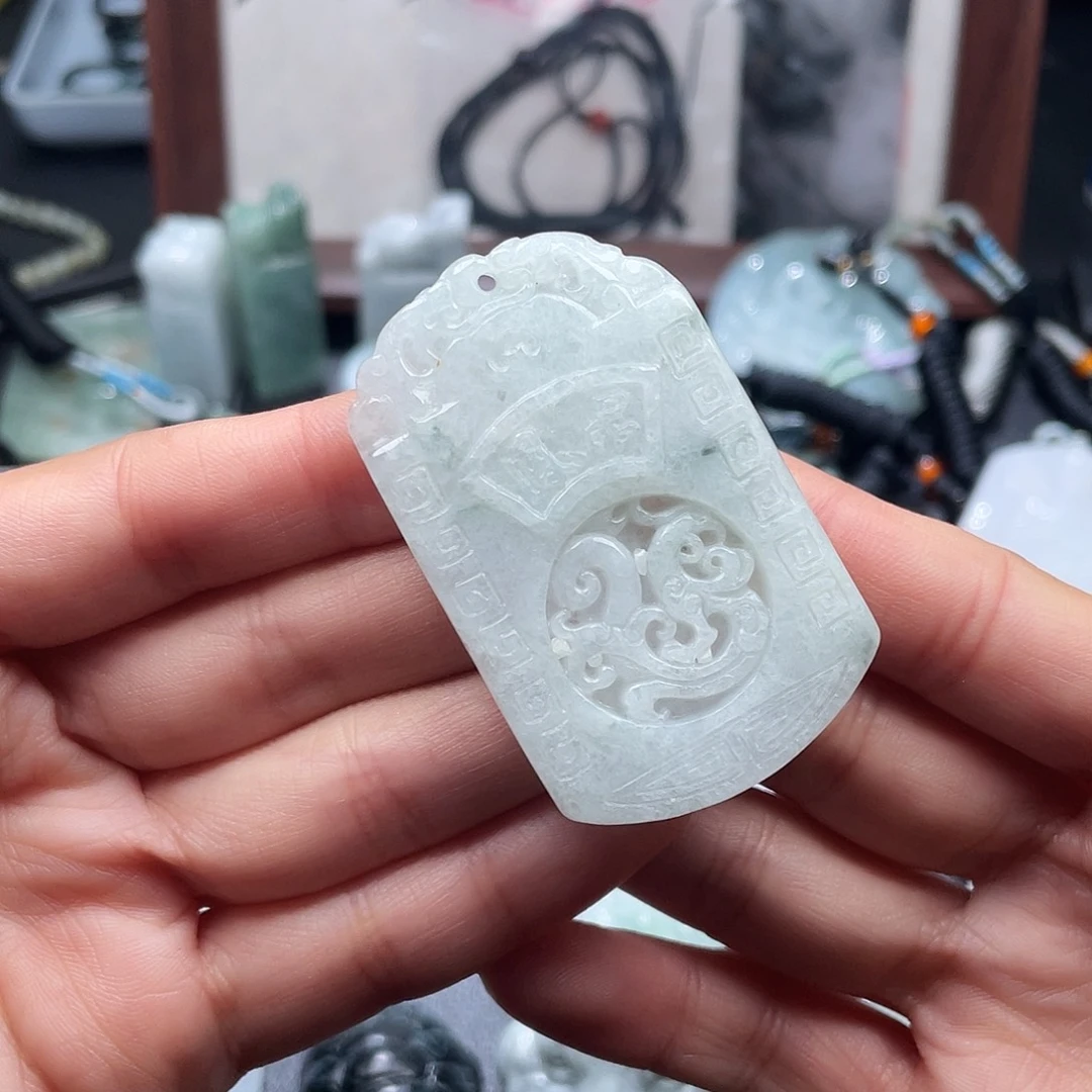 翡翠未镶嵌颈饰翡翠