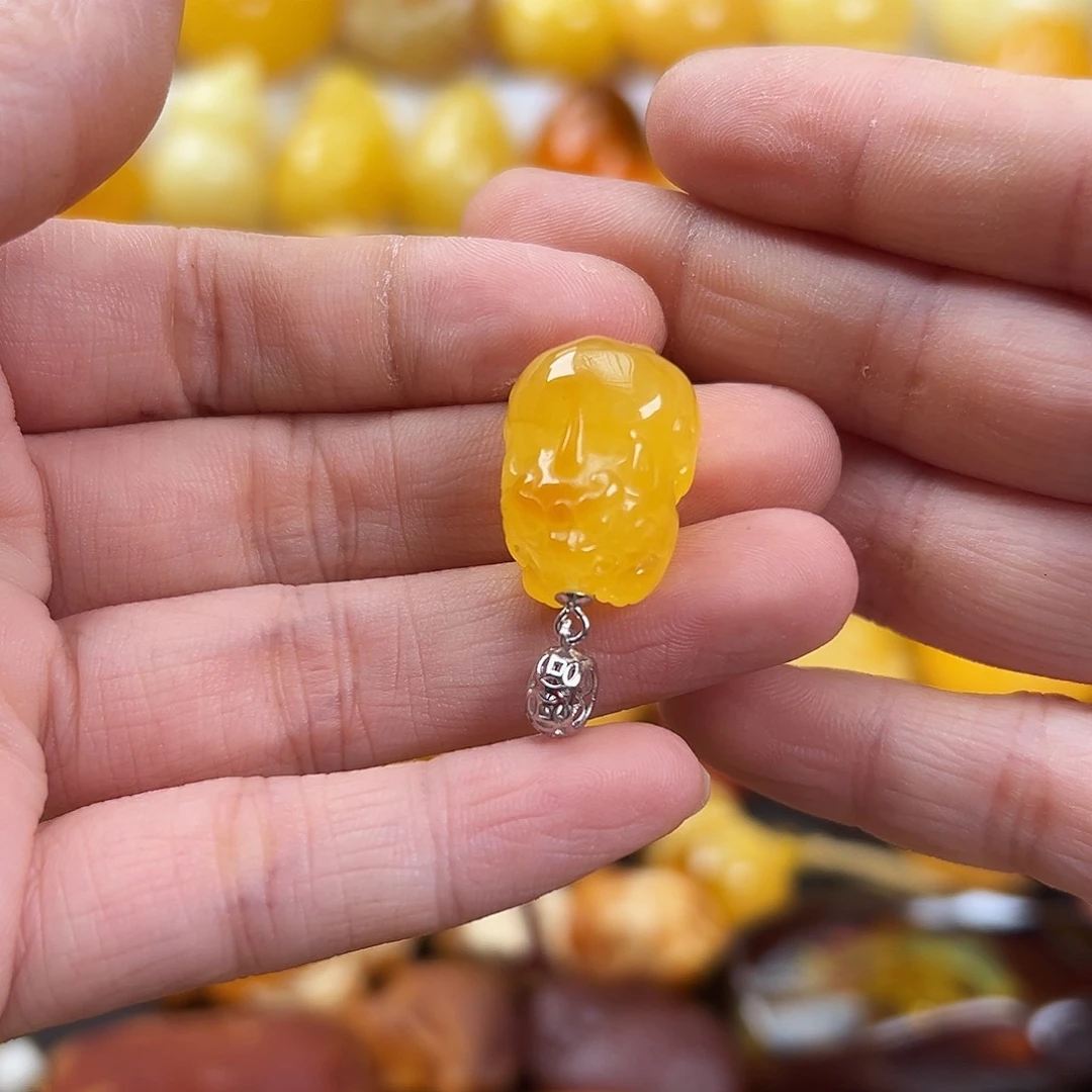 未镶嵌颈饰蜜蜡2.8克