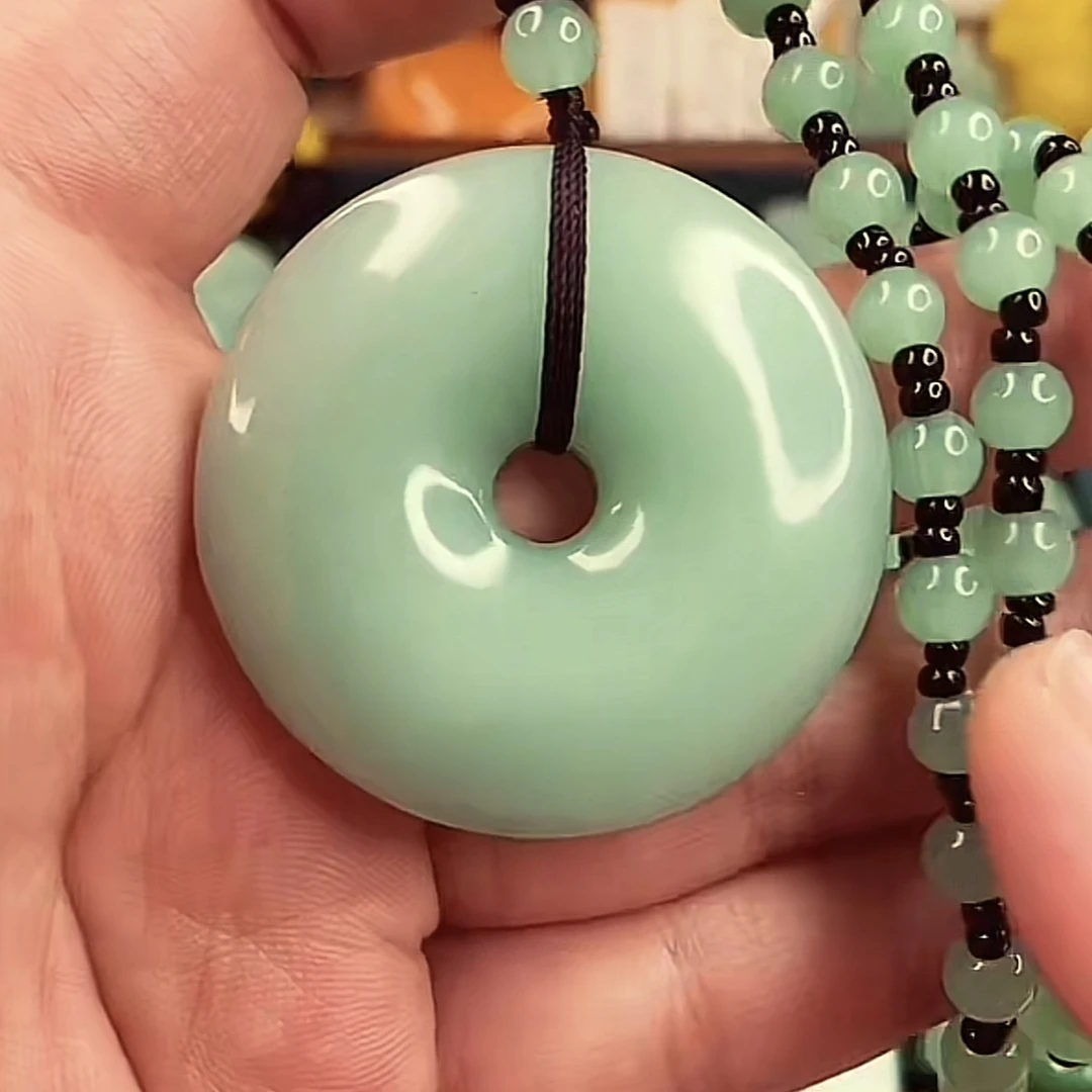 1.浅绿新平安扣经典百搭款男女同款