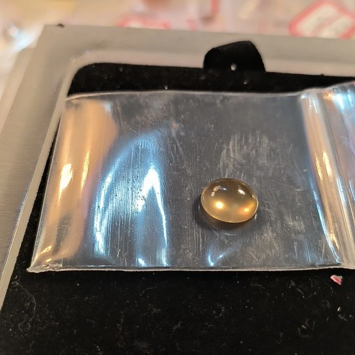 记***锁未镶嵌戒面石英岩玉