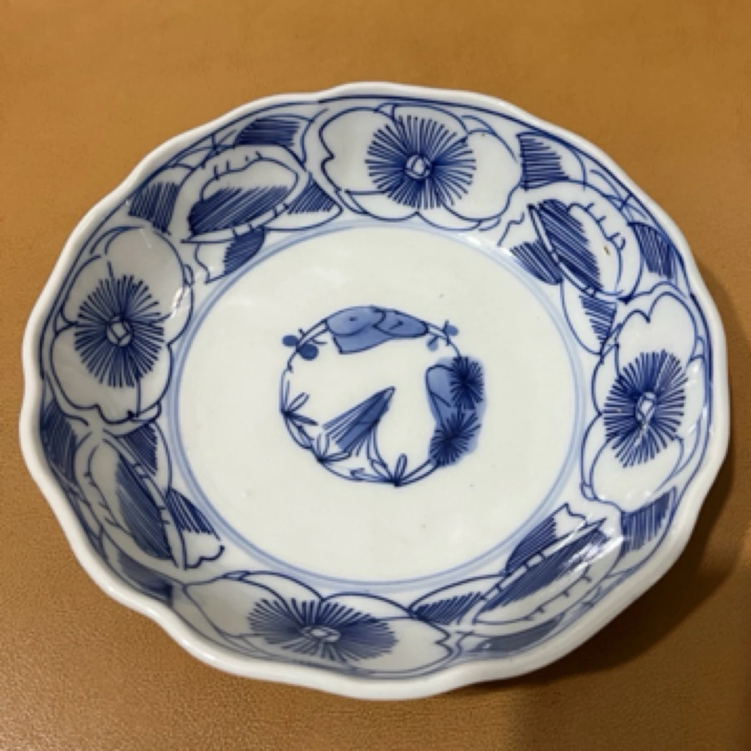 舶来精美手工玉壁底老青花松竹梅画片盘一只（15*5cm)陶瓷手绘