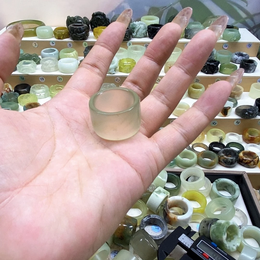 落***丝岫玉未镶嵌天然玉石岫玉