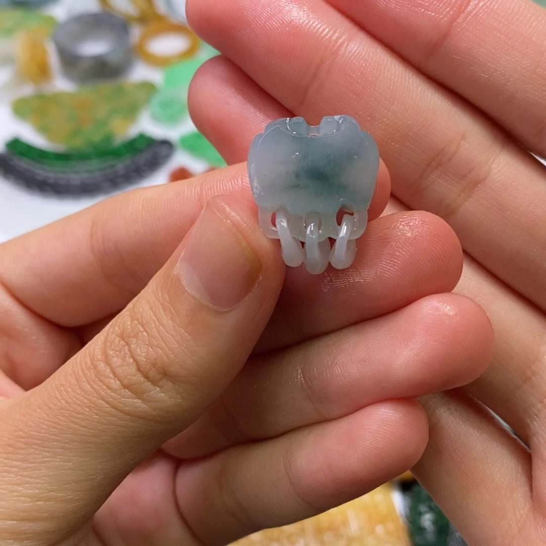 定制翡翠未镶嵌吊坠