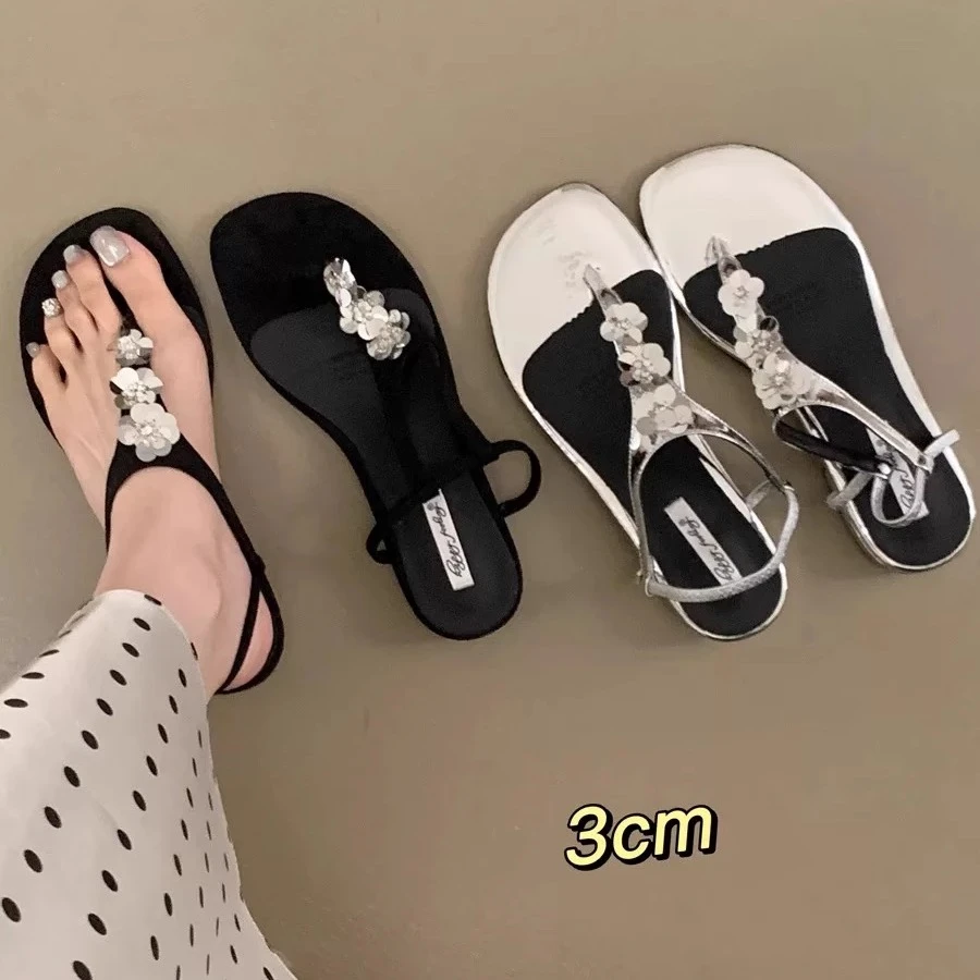 美猫汇2025夏新款亮片夹脚波西米亚风百搭人字夹趾粗跟罗马凉鞋女