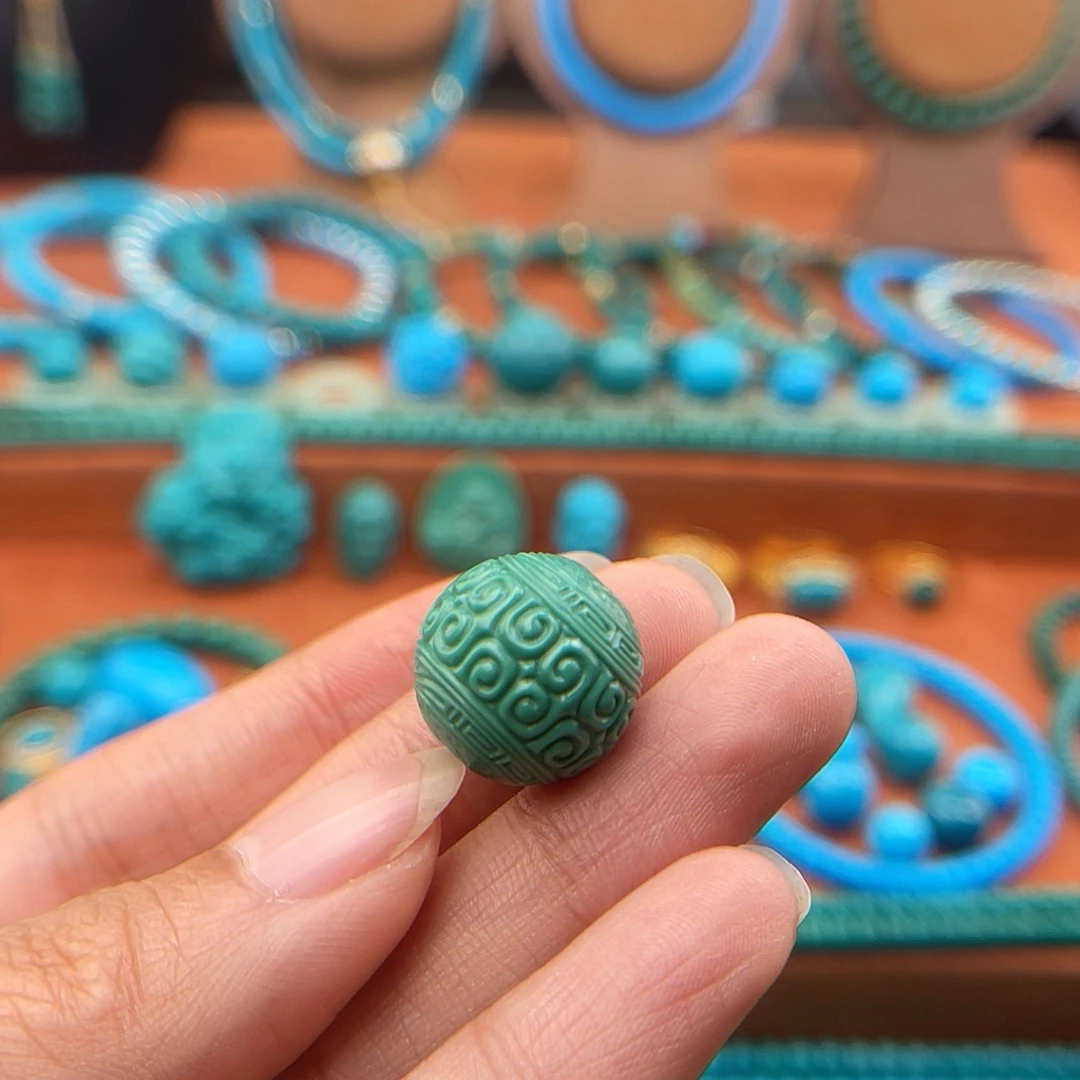 绿松石未镶嵌珠宝奇石