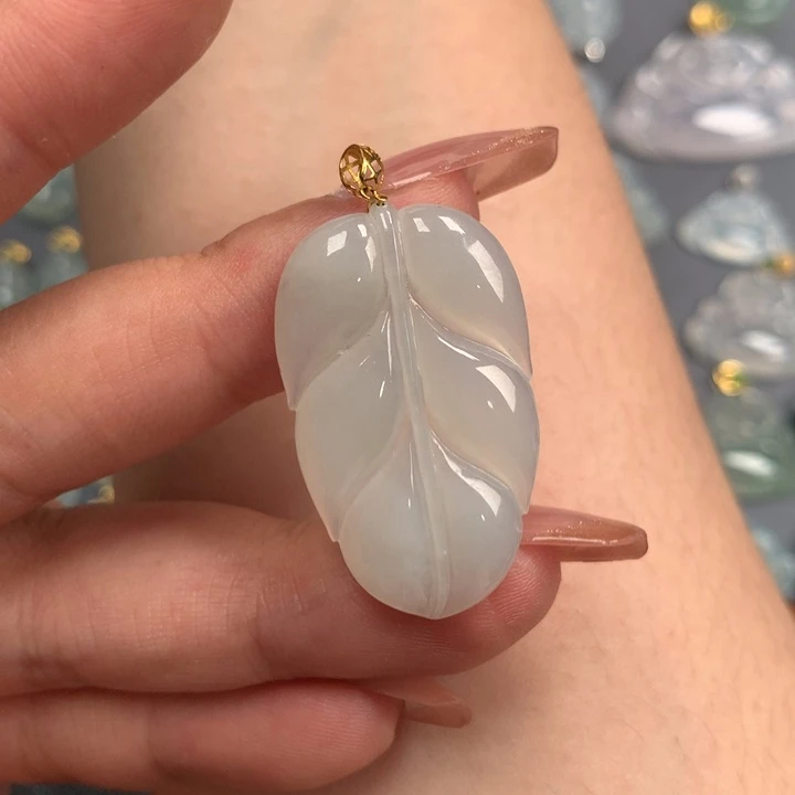 翡翠18K金镶嵌颈饰33-3.8-20大叶子