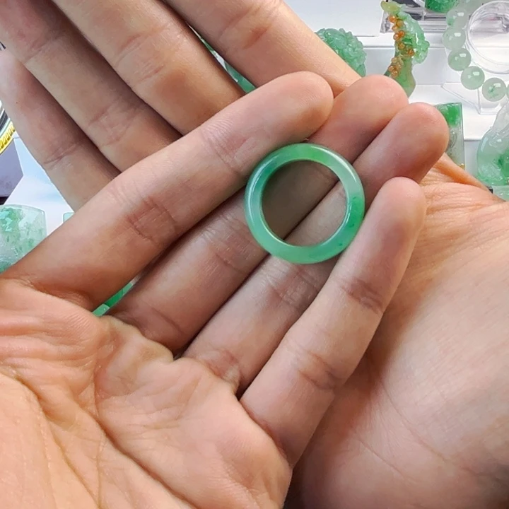 石英质玉戒圈未镶嵌