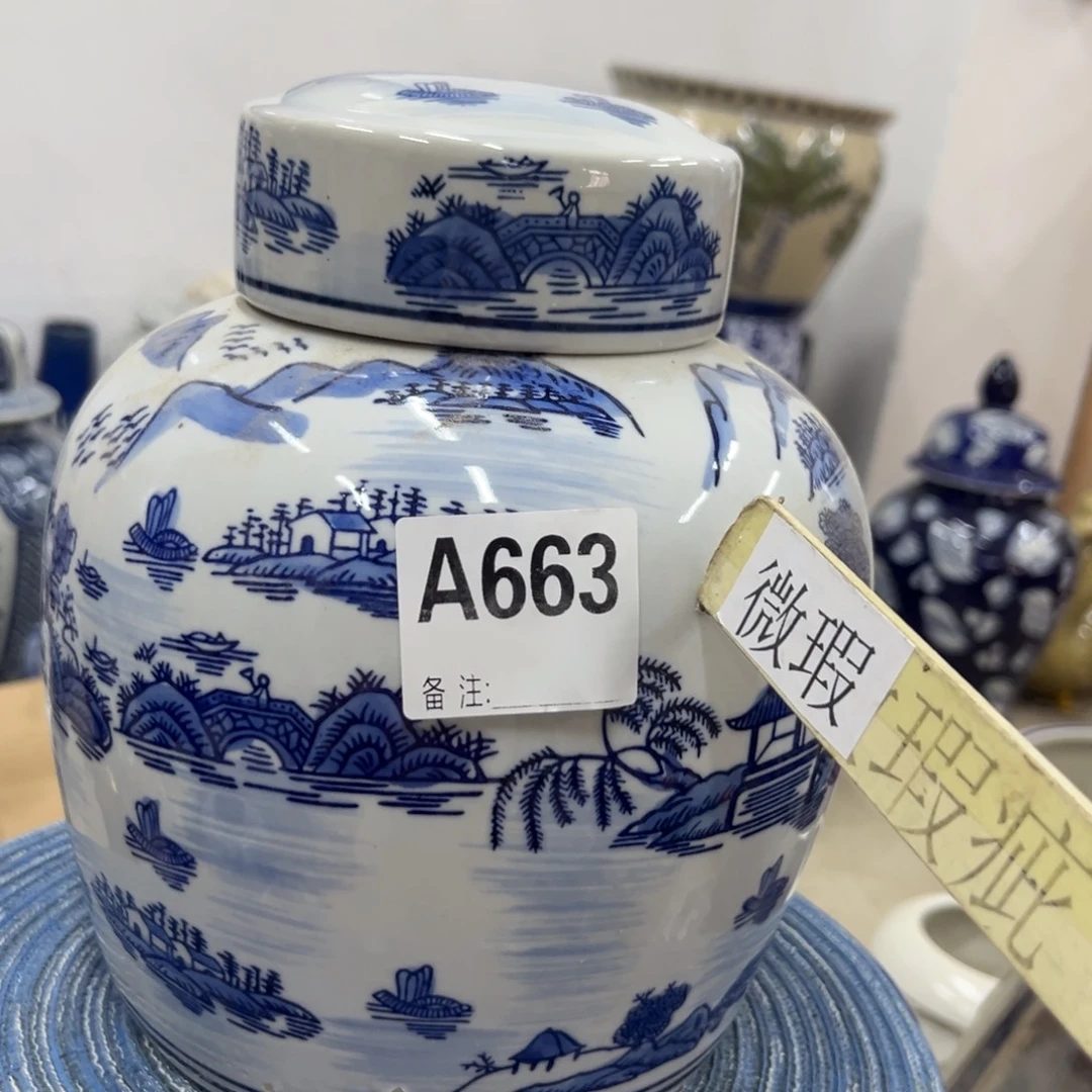 微瑕青花瓷器值得厚爱